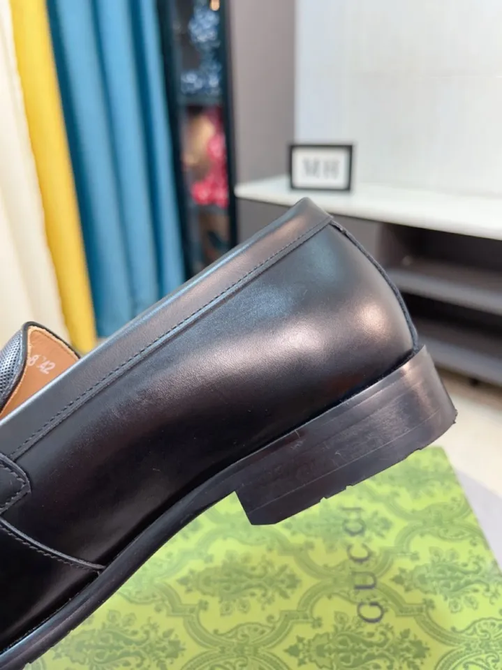 Men's shoes 💰500🌹🌹Niuli [GUCCI Gucci] A new style of formal men's leather shoes is coming~ The original quality upper is made of patent leather imported from Italy, the leather is soft and delicate, comfortable and soft first-layer cowhide lining, rubber wear-resistant outsole, the shoe shape is dignified and domineering, and the luxury charm cannot be concealed! The natural and free nouveau riche leads the trend. Code number: 38-44